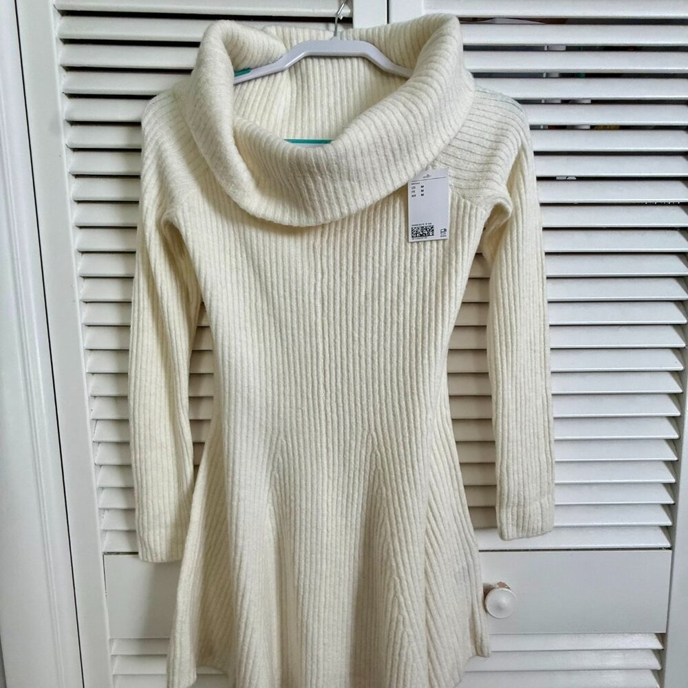 H&M NWT - Ribbed Cream Cowell Neck Sweater with Peplum | Size M